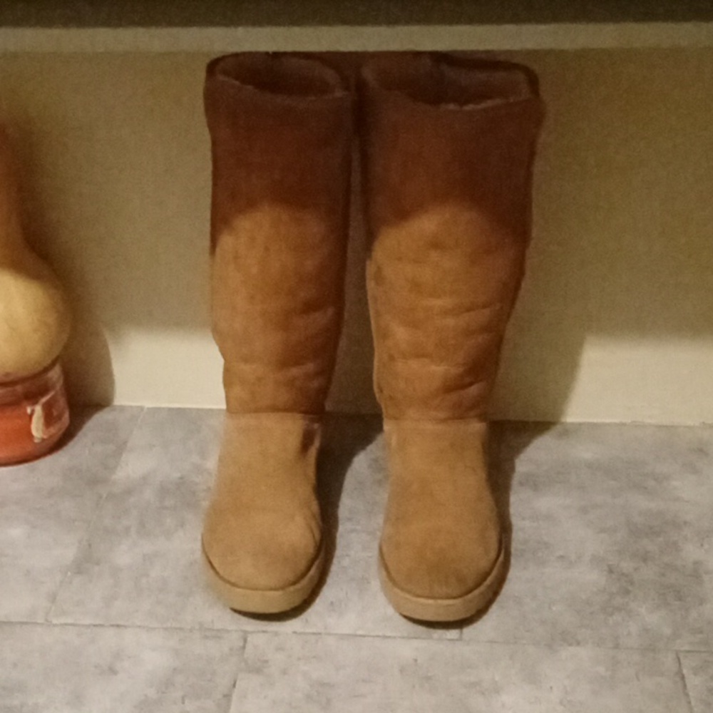 UGG boots size 7 women - Picture 3 of 6